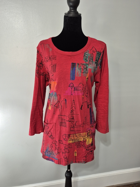 Jess & Jane Tops - Jess & Jane Red Abstract Cityscape Tunic Top Medium Artsy Boho Pockets
